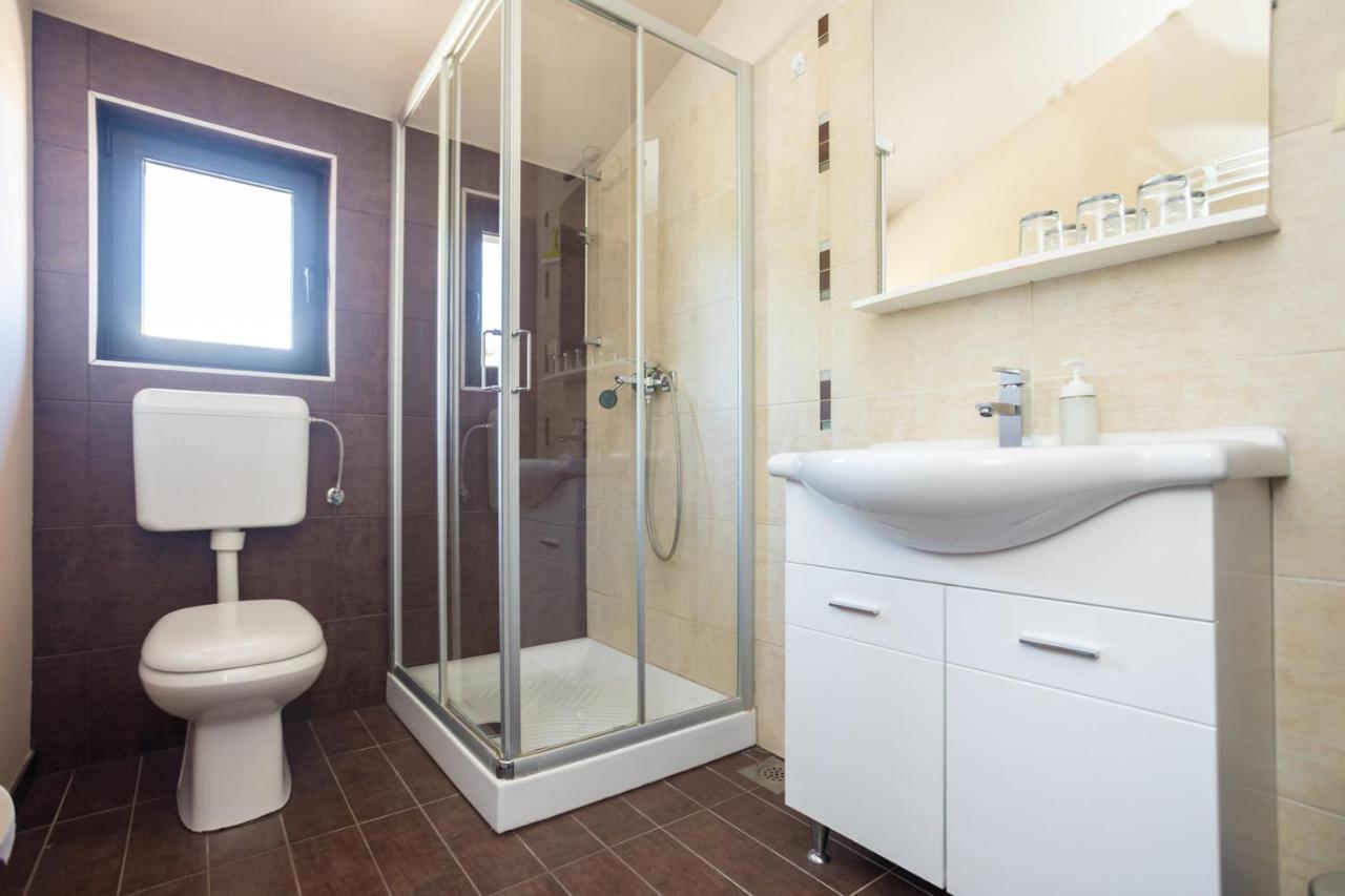 Apartmani Beba Omišalj Kültér fotó