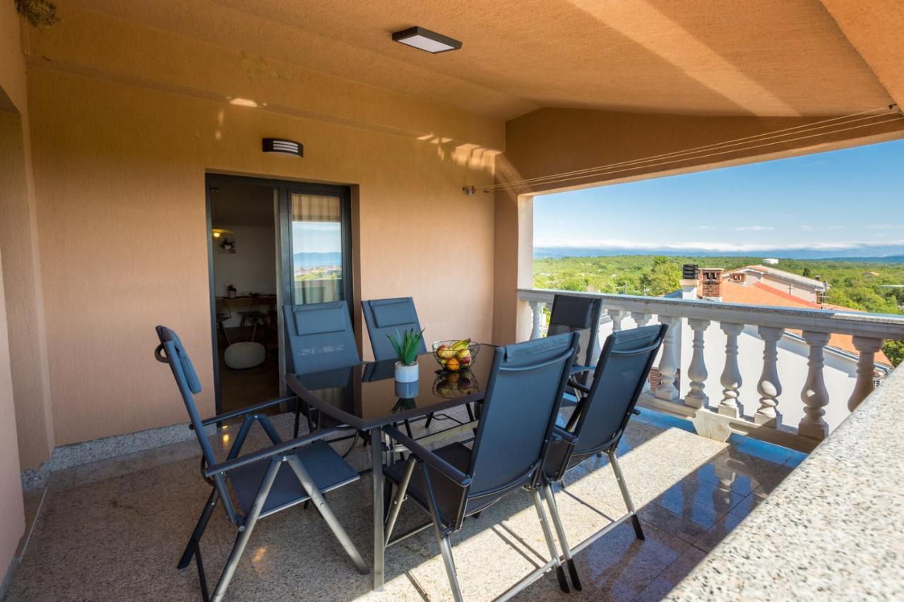 Apartmani Beba Omišalj Kültér fotó